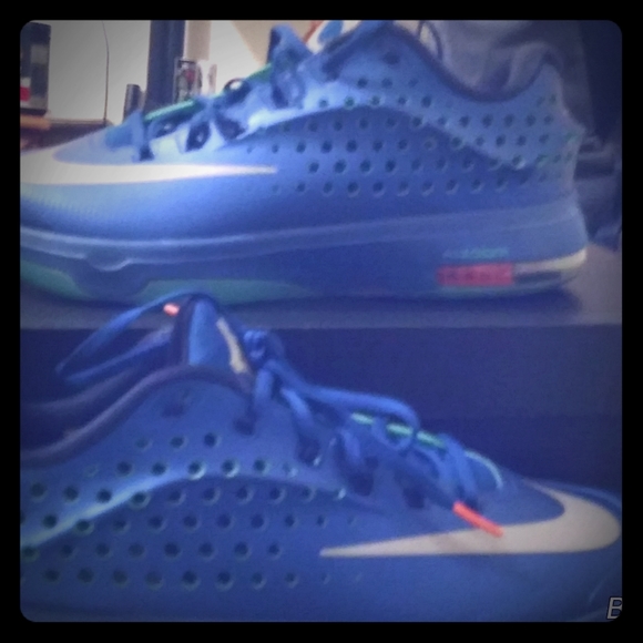 Nike KD Zooms - Picture 1 of 7